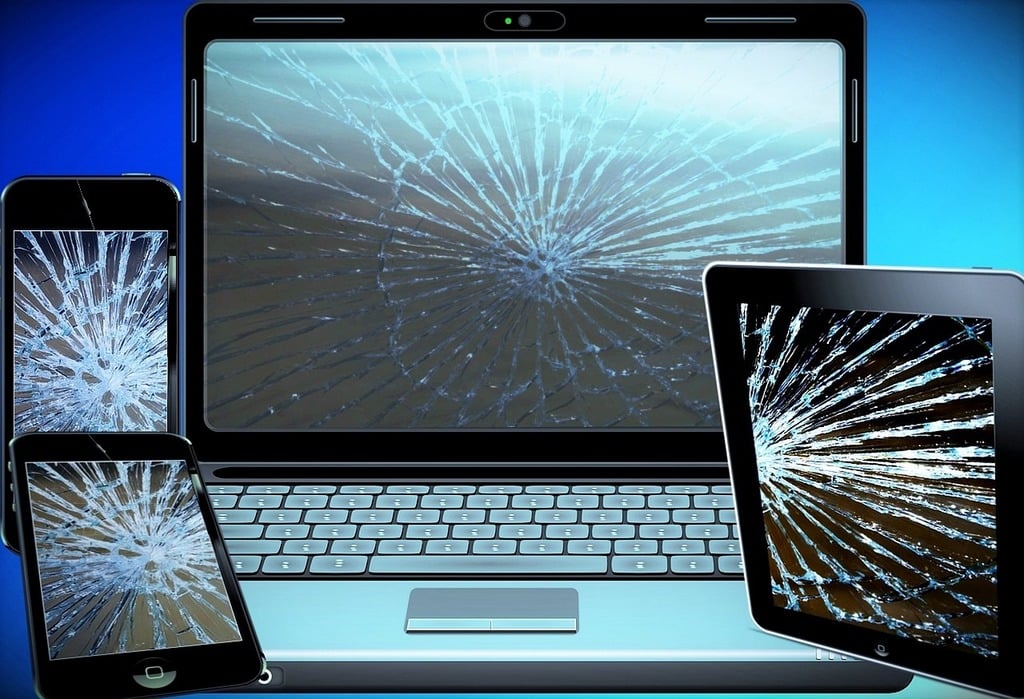 Affordable laptop screen replacement services for cracked and broken screens